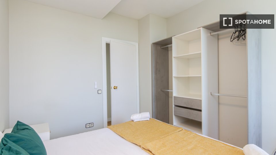 Double room Madrid, 5 beds — photo 40