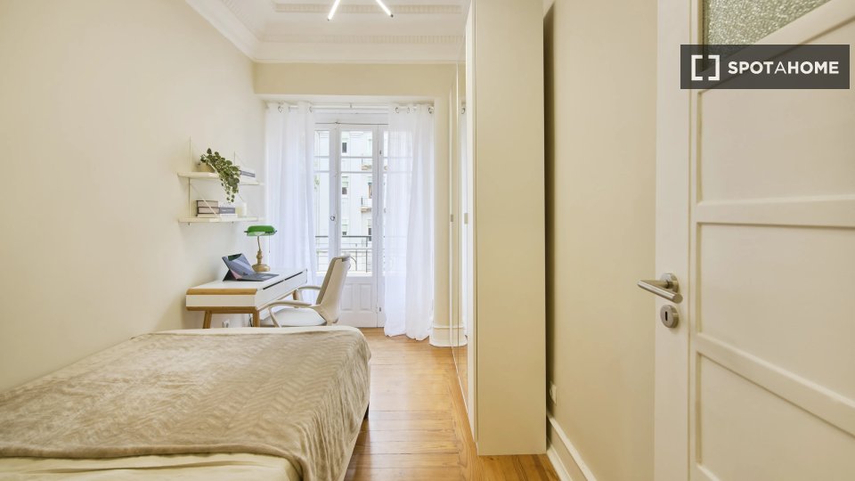 Double room Lisbon, 6 beds — photo 1