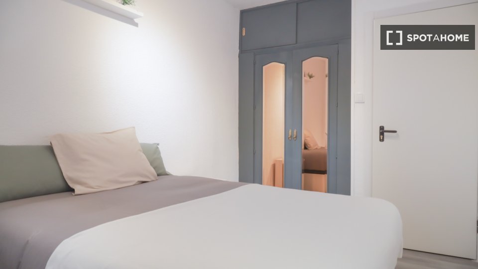 Double room Madrid, 5 beds — photo 13
