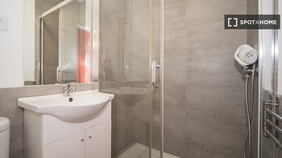 Double room Lisbon, 11 beds — photo 12