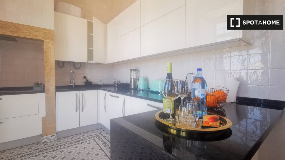 Apartment Lisbon, 3 beds, 150m² — photo 14