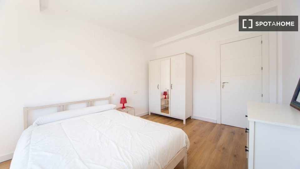 Double room Granada, 4 beds — photo 18