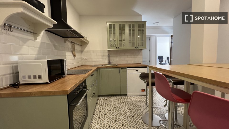 Double room Madrid, 8 beds — photo 17