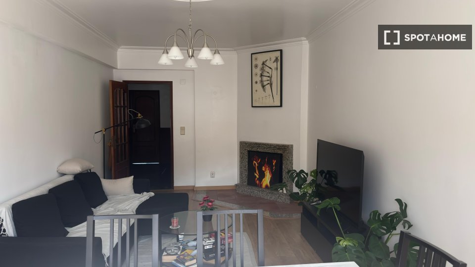 Double room Lisbon, 3 beds, 170m² — photo 7