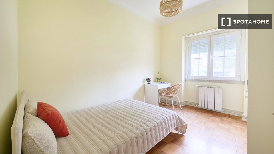Double room Lisbon, 6 beds — photo 10
