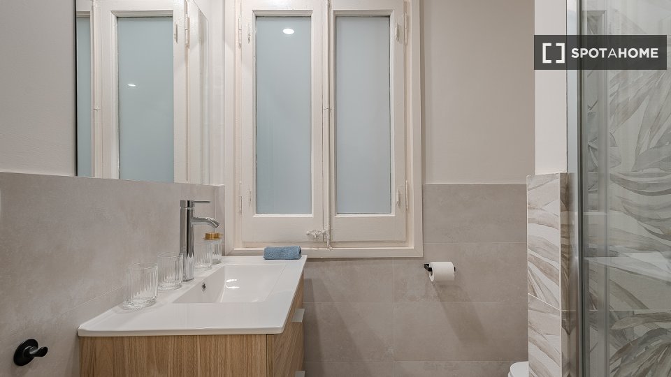 Double room Barcelona, 6 beds, 120m² — photo 90