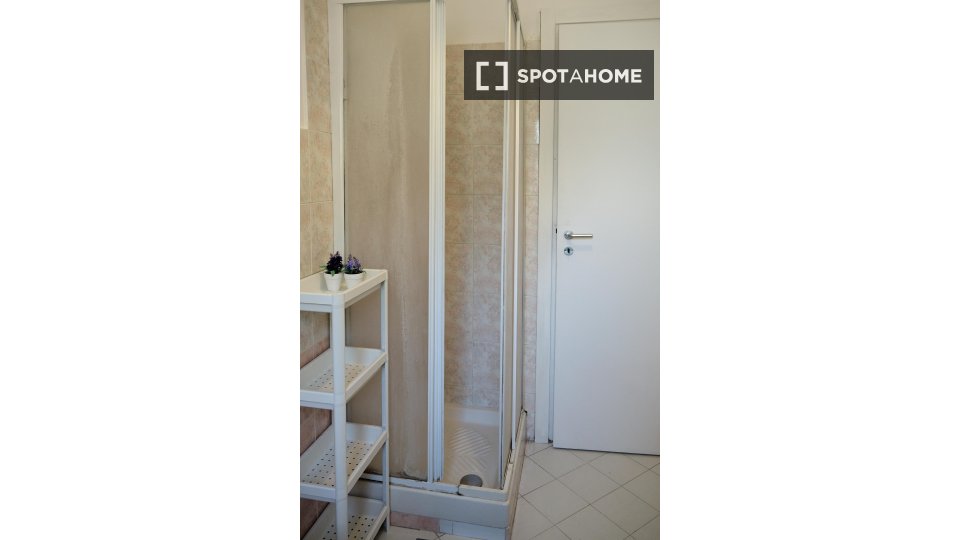 Double room Naples, 4 beds — photo 12