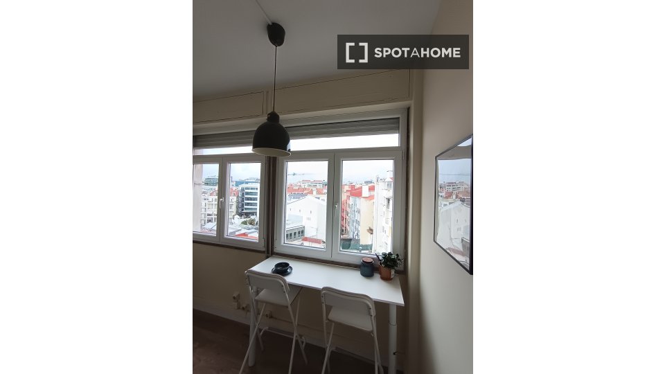 Double room Lisbon, 9 beds, 160m² — photo 11