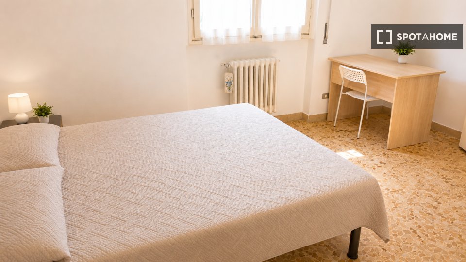 Double room Florence, 1 bed, 80m² — photo 4