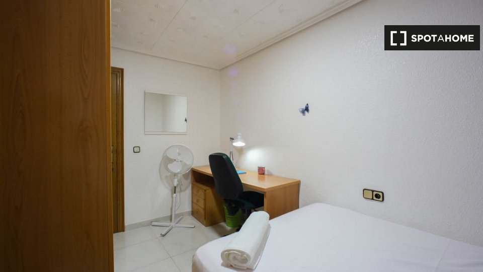 Double room Valencia, 4 beds, 100m² — photo 4
