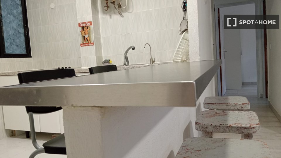 Double room Santa_Cruz_De_Tenerife, 3 beds, 75m² — photo 9
