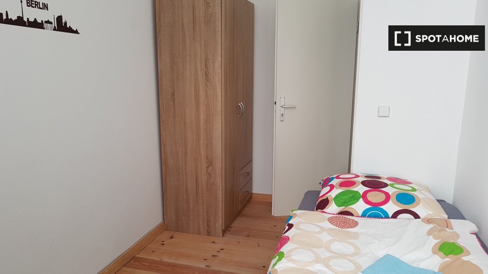 Double room Berlin, 5 beds, 100m² — photo 4