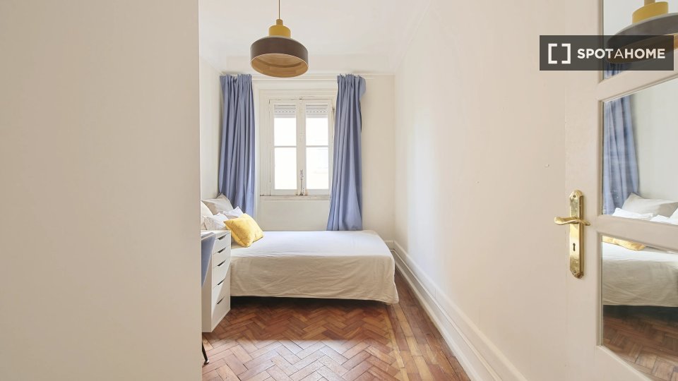 Double room Lisbon, 7 beds — photo 1