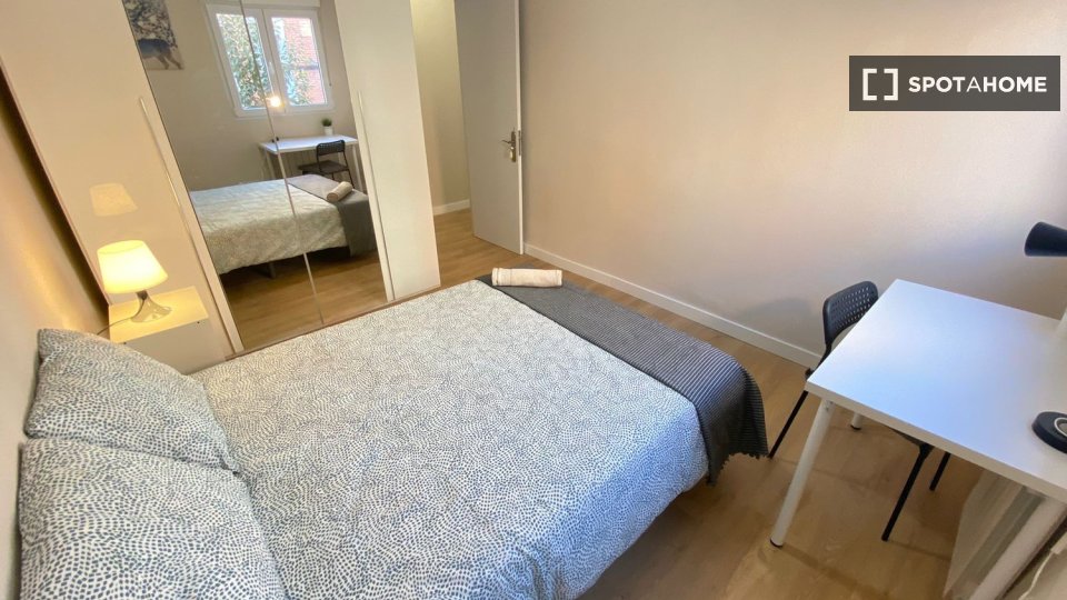 Double room Madrid, 5 beds — photo 8