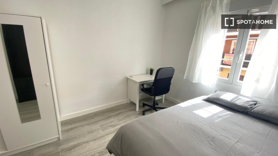Double room Madrid, 4 beds — photo 3