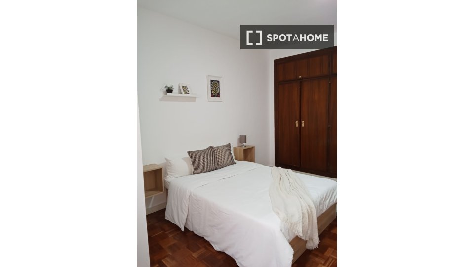 Double room Madrid, 5 beds — photo 11