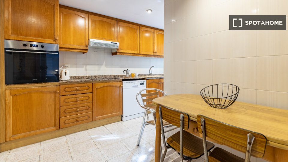 Apartment Valencia, 4 beds — photo 32