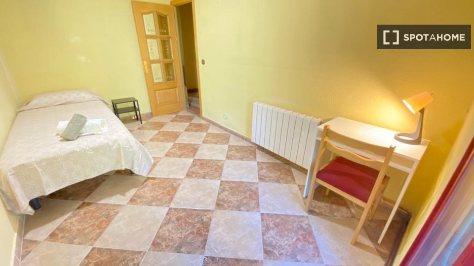 Double room Madrid, 7 beds — photo 4