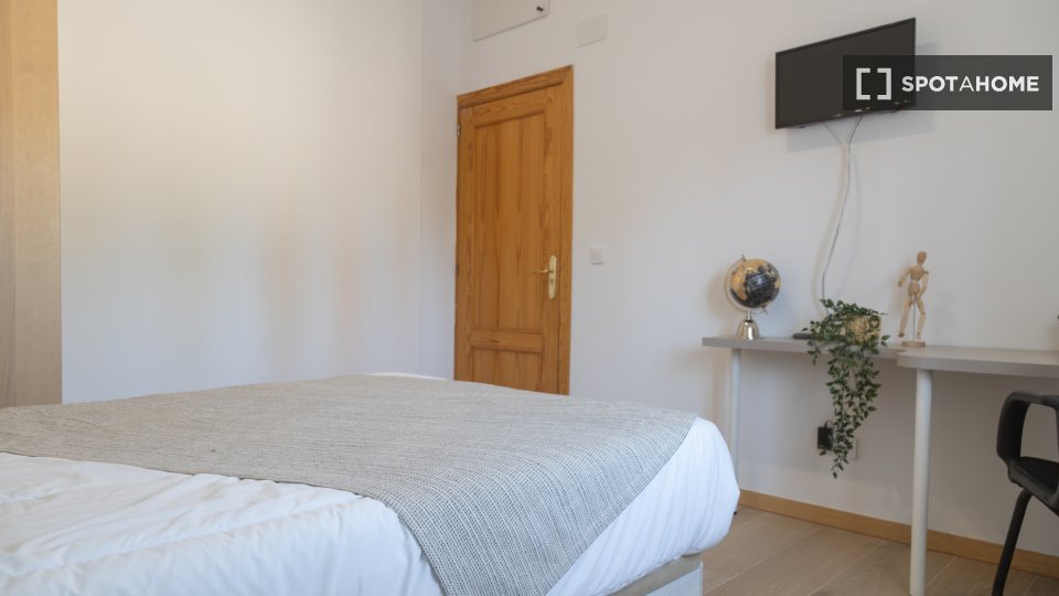 Double room Madrid, 5 beds — photo 6
