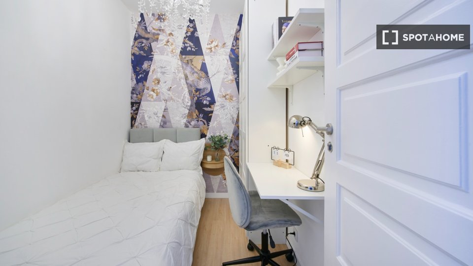 Double room Lisbon, 7 beds — photo 24