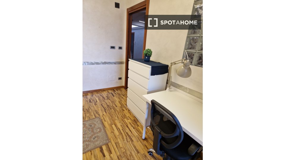 Double room Turin, 5 beds, 136m² — photo 2