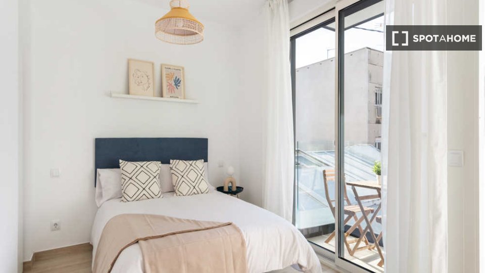 Double room Madrid, 12 beds — photo 39