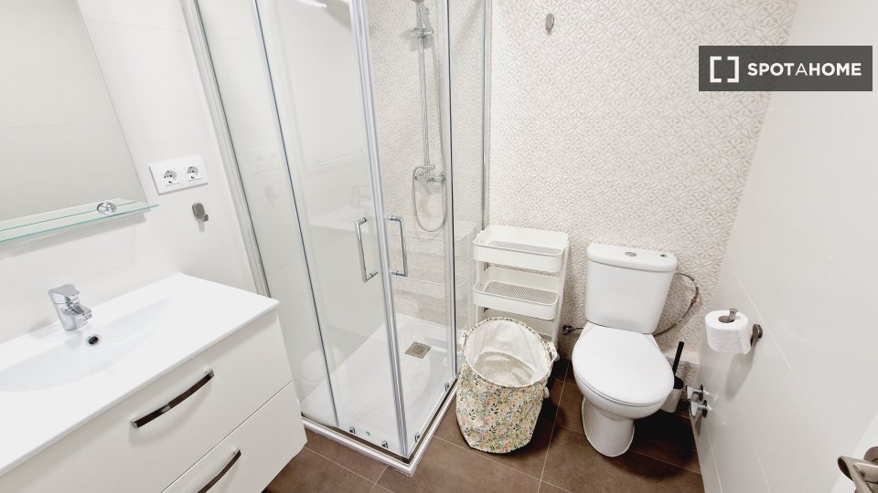 Double room Madrid, 8 beds — photo 2