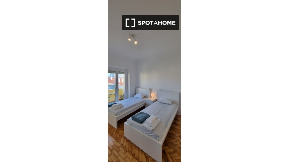 Apartment Lisbon, 2 beds, 100m² — photo 11
