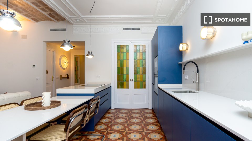 Apartment Barcelona, 4 beds, 135m² — photo 6