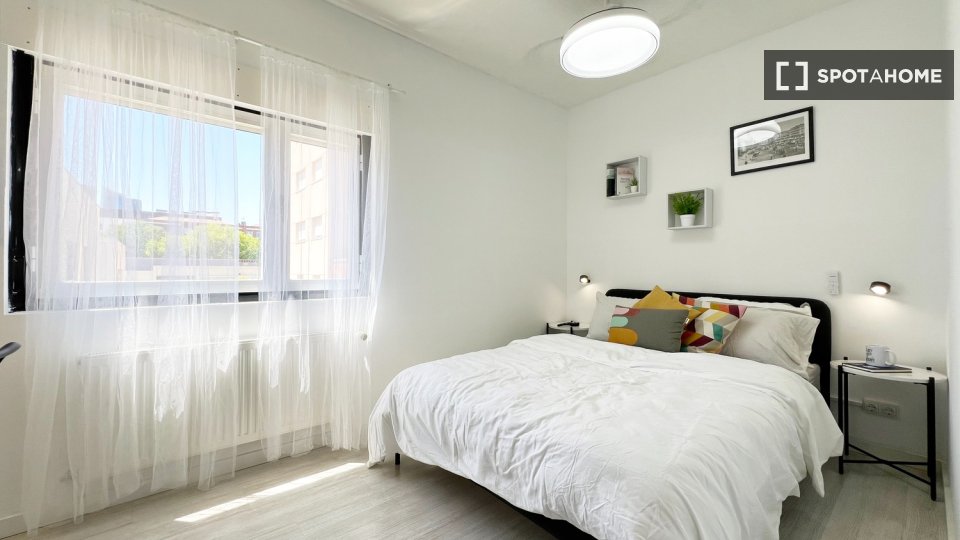 Double room Madrid, 5 beds — photo 3