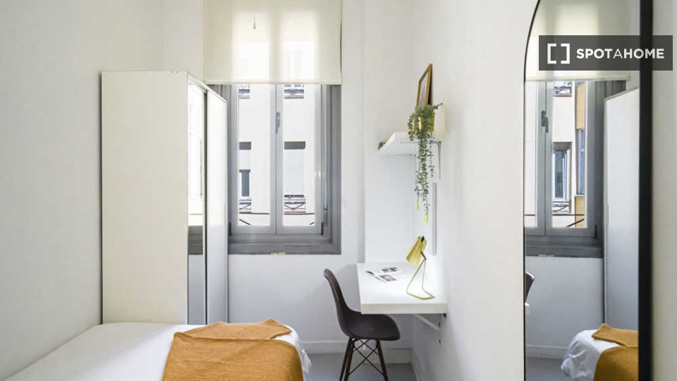 Double room Madrid, 67 beds — photo 77