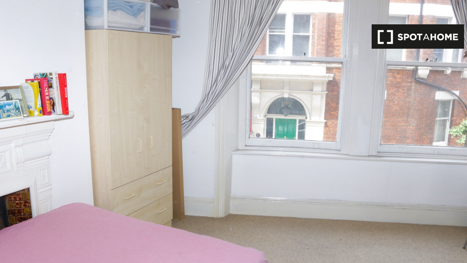 Double room London, 4 beds — photo 2