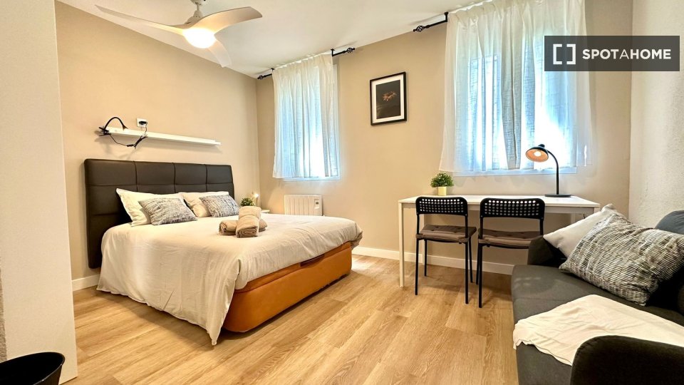 Double room Madrid, 3 beds — photo 7