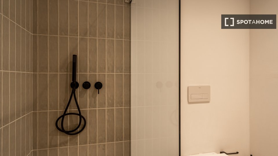 Apartment Lisbon, 2 beds, 70m² — photo 7