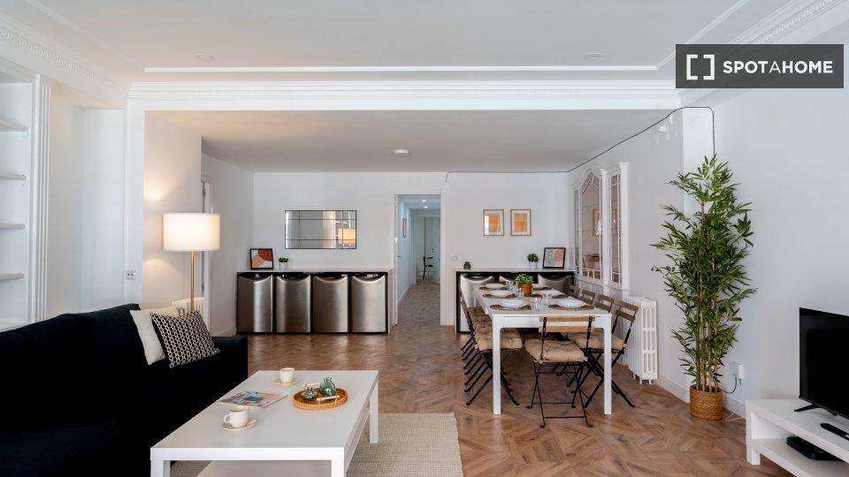 Double room Madrid, 7 beds — photo 19