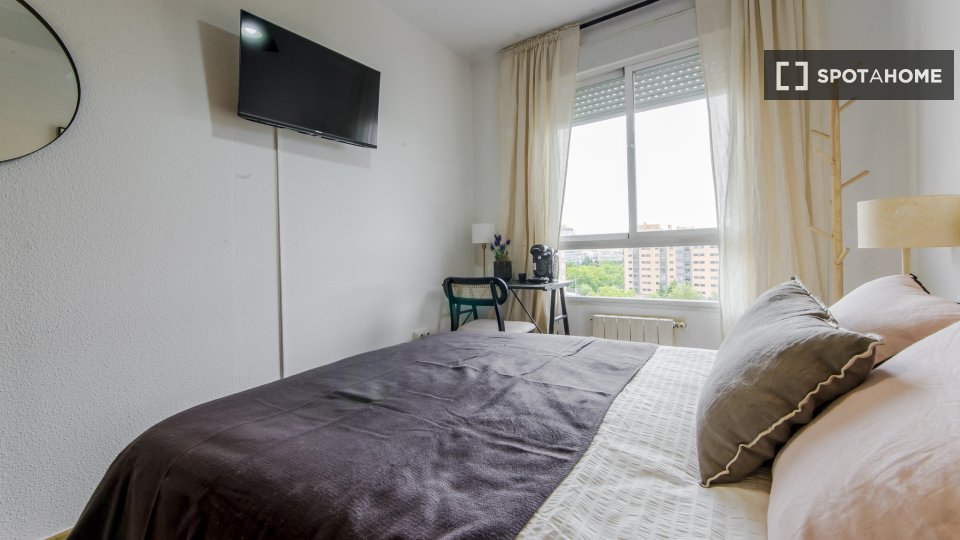 Double room Madrid, 5 beds — photo 11