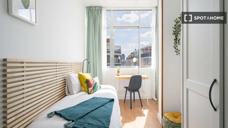 Double room Madrid, 12 beds — photo 56