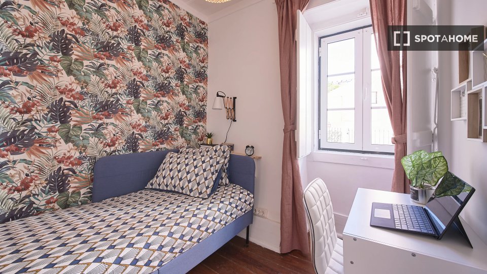 Double room Lisbon, 13 beds — photo 10