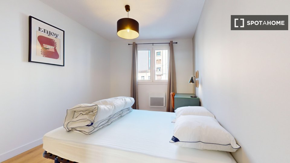 Double room Lyon, 3 beds — photo 3