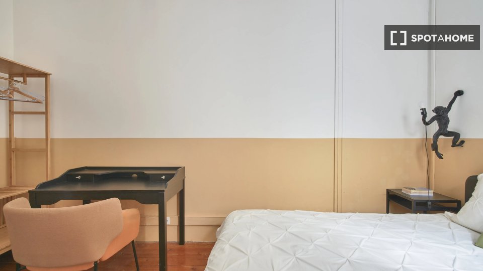 Double room Lisbon, 6 beds — photo 15