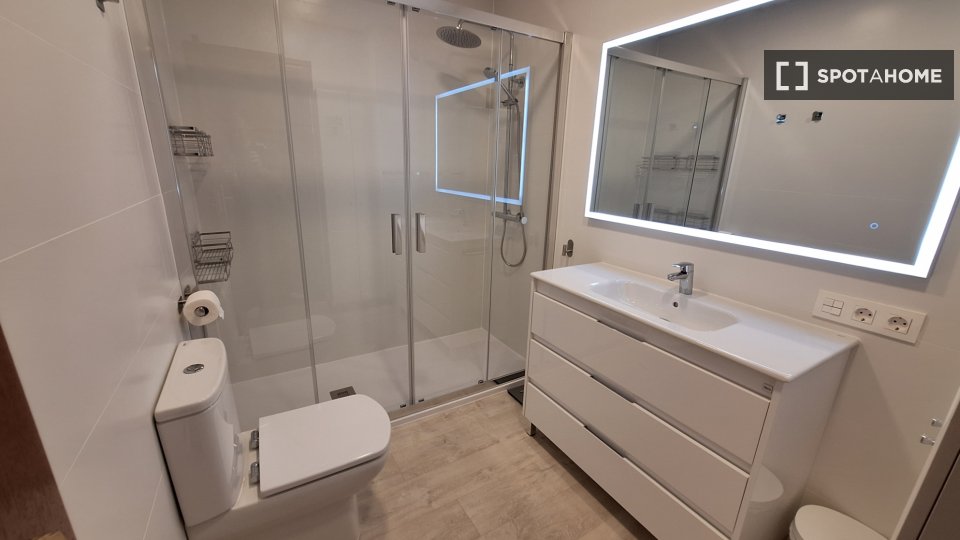 Double room Salamanca, 5 beds — photo 25