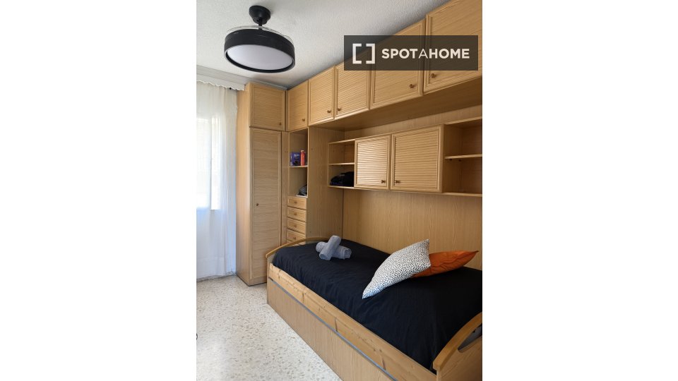Double room Malaga, 5 beds, 140m² — photo 3