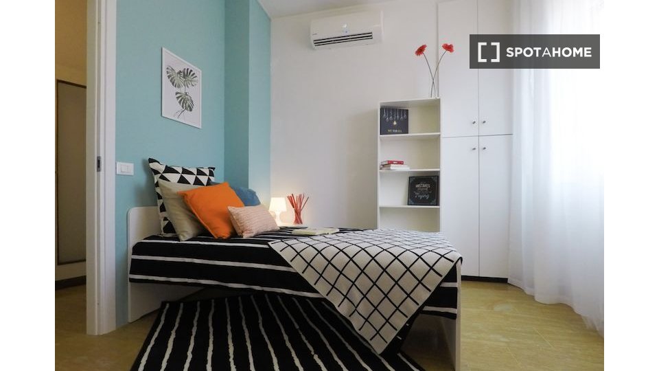 Double room Brescia, 5 beds — photo 12