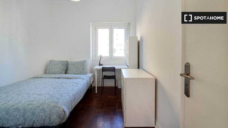 Double room Lisbon, 11 beds — photo 1