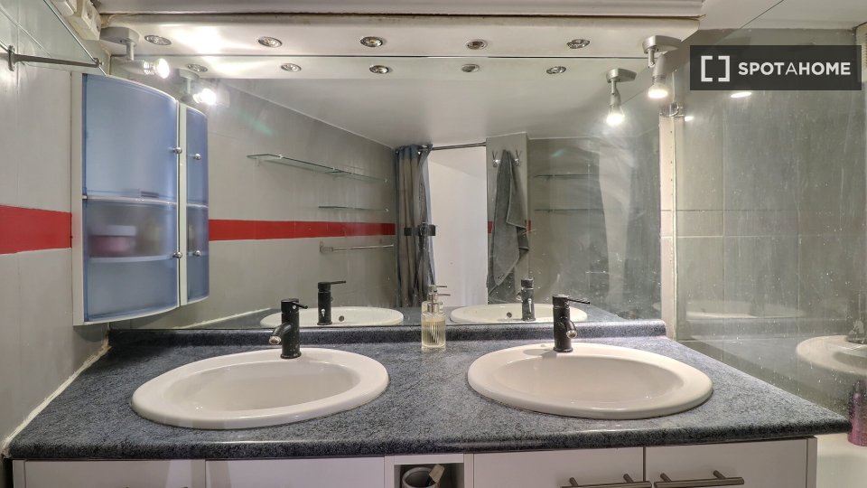 Appartamento con 1 camera da letto in affitto a Hoche-Friedland, Parigi - in Paris