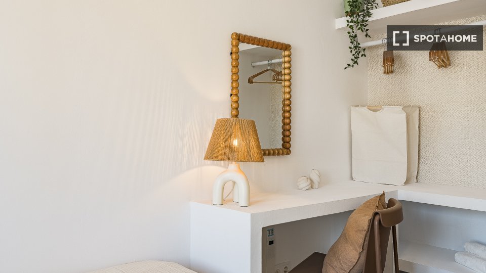 Double room Barcelona, 4 beds, 70m² — photo 50