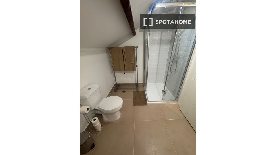 Apartment Lisbon, 2 beds, 80m² — photo 5
