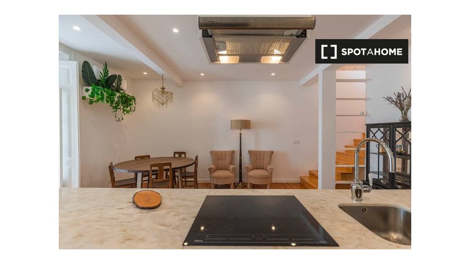 Apartment Lisbon, 2 beds — photo 14