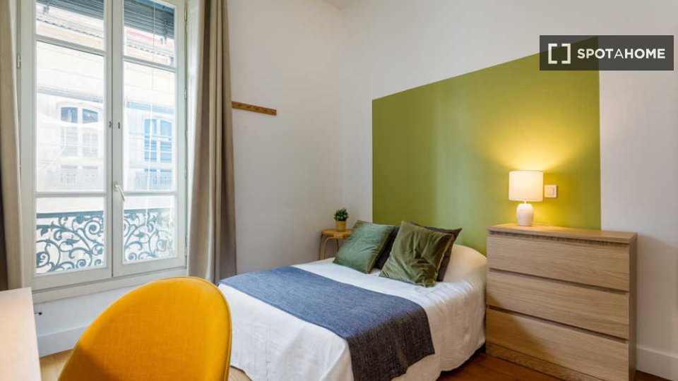 Double room Lyon, 4 beds, 120m² — photo 2