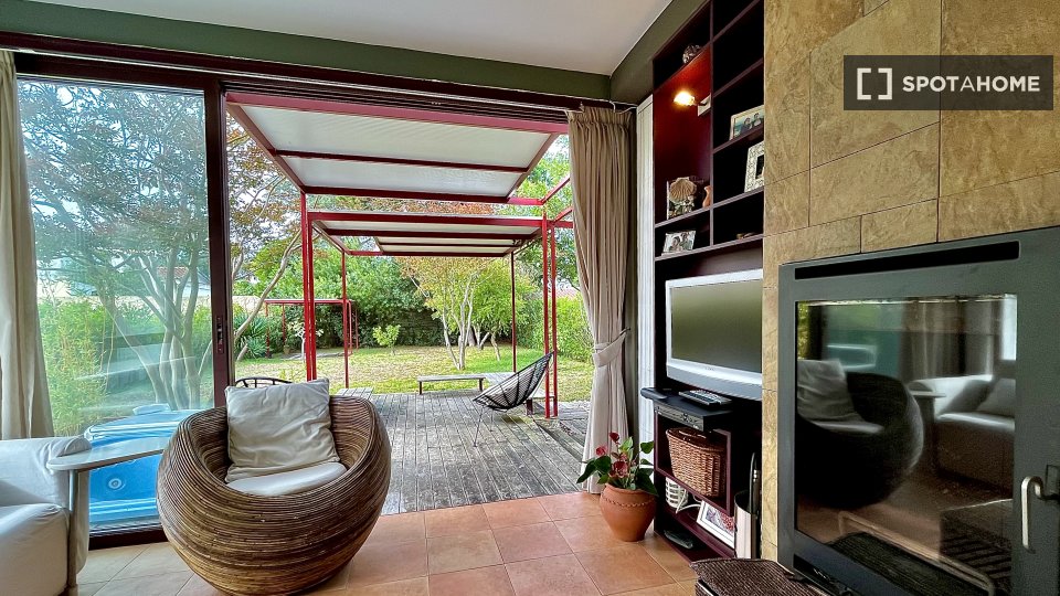 Apartment Lisbon, 4 beds, 120m² — photo 16